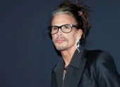 En 2023, Aerosmith había comenzado la gira “Peace Out: The Farewell Tour”, pero los conciertos tuvieron que ser suspendidos debido a una lesión sufrida por Steven Tyler.
