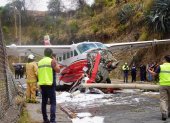 Una avioneta que cubria la ruta Guayaquil- Cuenca se accidentó al intentar aterrizar en el aeropuerto Mariscal La Mar.