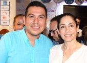 Geovanny Vega junto a la dirigente del correísmo, Luisa González, en un evento de enero de 2025.