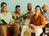 La Banda Brava convierte las historias, los ritmos y el lenguaje de Guayaquil en las ocho canciones de Del Corazón al Puerto.