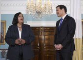 La líder de un bloque de oposición de Venezuela, Dinorah Figuera, habla junto al secretario de Estado de Estados Unidos, Marco Rubio, durante una reunión este viernes .