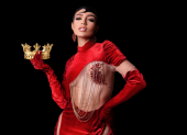 Shyare Andrade clasificó al Top 11 del Miss Grand International 2026 y mantiene vivo el sueño de conseguir la primera corona dorada para Ecuador.