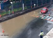 El domingo se reportó acumulación de agua por marea alta en la avenida Malecón.