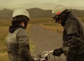 Antes de su estreno comercial, el documental participó en los festivales Encuentros del Otro Cine (EDOC) y Kunturñahui.