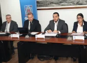 El Secretario de Seguridad, Gustavo Chiriboga, y directores de otras entidades municipales, durante una rueda de prensa este 13 de octubre de 2026.