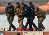 Nicolás Maduro y Cilia Flores en el momento de su llegada a Estados Unidos, tras ser detenidos en Venezuela.