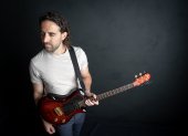El guitarrista ecuatoriano Ramiro Olaciregui lidera New York – Berlin Connection, proyecto de jazz contemporáneo que se presentará el 22 de octubre.