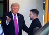 El presidente Donald Trump recibe a su par de Ucrania, Volodymyr Zelensky en la Casa Blanca, para una reunión en octubre del 2025.