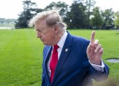 Donald Trump desató críticas entre republicanos y demócratas tras su decisión de eximir temporalmente a Rusia de varias sanciones económicas y comerciales.