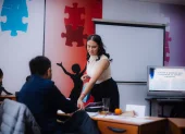 Un jurado integrado por cuatro personas escuchó los proyectos de las candidatas.