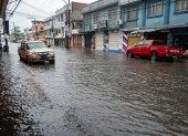 En la segunda etapa de El Recreo se evidenció acumulación de agua por la fuerte lluvia de este lunes 19 de octubre.