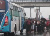 Movilizarse en bus se volvió complicado por la lluvia de este 19 de octubre de 2026.