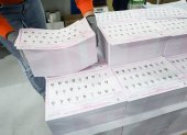 Mientras avanza el cierre del listad definitivo, el CNE continúa con la impresión de las papeletas.
