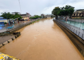 La parroquia Tenguel fue afectada por el desbordamiento del río del mismo nombre.