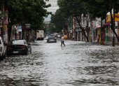 Las intensas lluvias del 19 de octubre dejaron calles inundadas y complicaron los desplazamientos de los guayaquileños hacia sus trabajos.