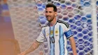 Lionel Messi, de Argentina, observa durante el partido de la fase de grupos del Mundial 2026 entre Argentina y Argelia.