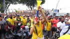 Miles de hinchas salieron a las calles de Guayaquil para celebrar el triunfo de la Selección Ecuatoriana este 25 de junio.
