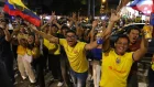 Muchos piensan que el fútbol es solo eso, un juego, pero para los ecuatorianos es indudablemente un vínculo de unión y esperanza.