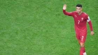 Cristiano Ronaldo saluda a la afición tras la eliminación de Portugal en el Mundial 2026.