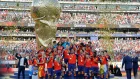 Imagen en la que puede verse a jugadores de España tras lograr el título del Mundial de Estados Unidos, México y Canadá en el estadio MetLife