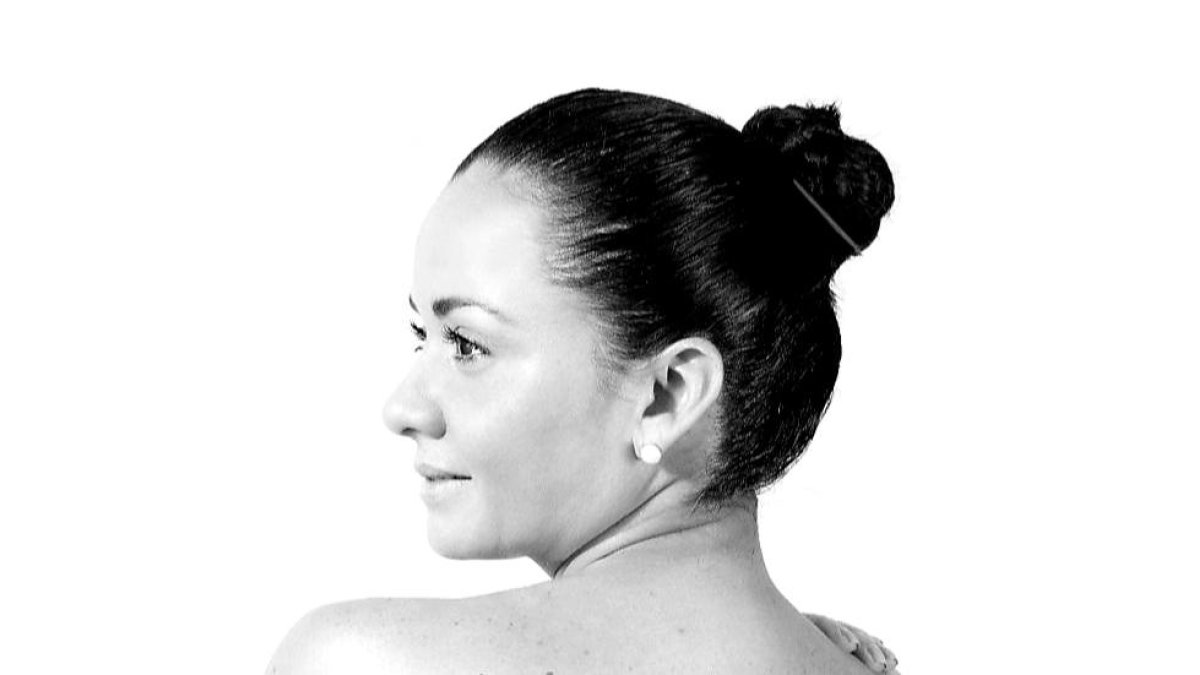 Aguiñaga publicó la fotografía el pasado 25 de noviembre, fecha en que se conmemora el Día Internacional de la Eliminación de la Violencia contra la Mujer.