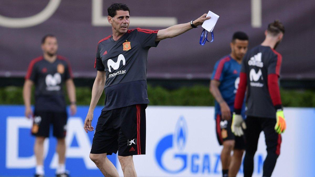 Fernando Hierro habría mantenido dos reuniones con directivos de la FEF.