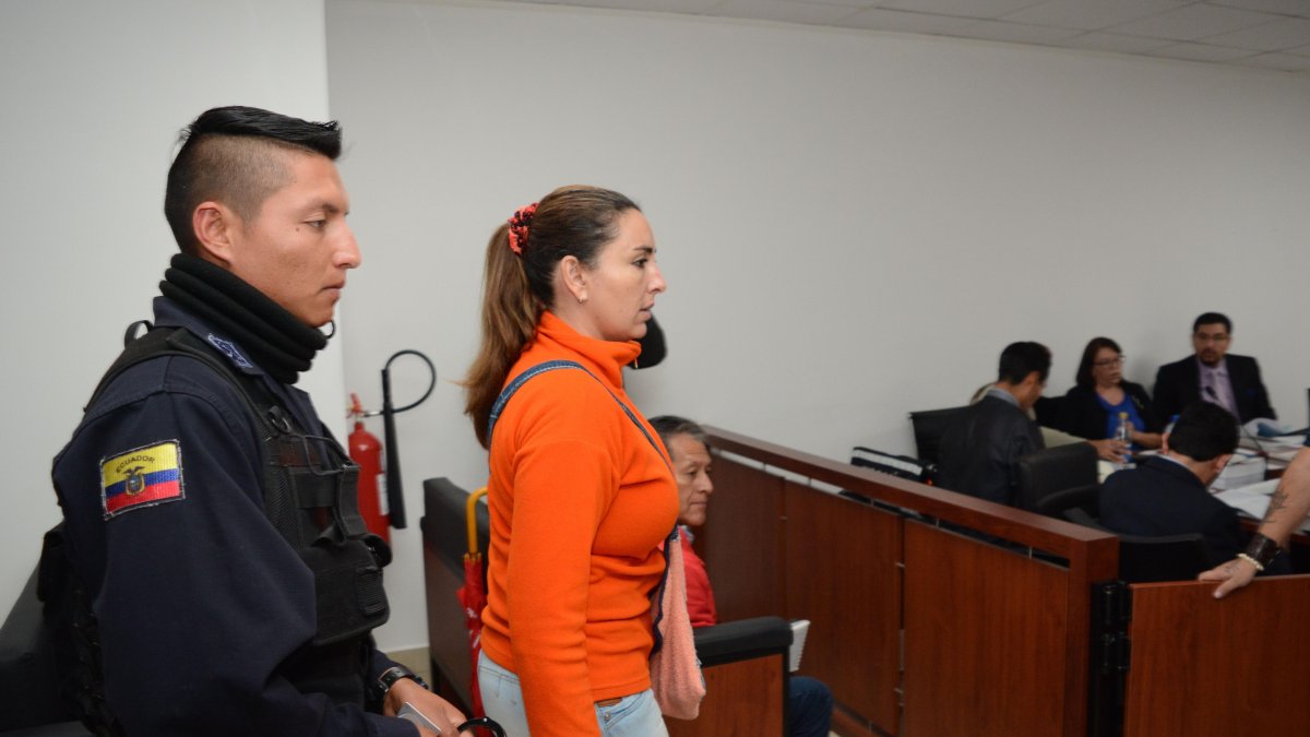Imagen de archivo. María Sol Larrea, exfuncionaria del Instituto Ecuatoriano de Seguridad Social, recibió arresto domiciliario y prohibición de salida del país.