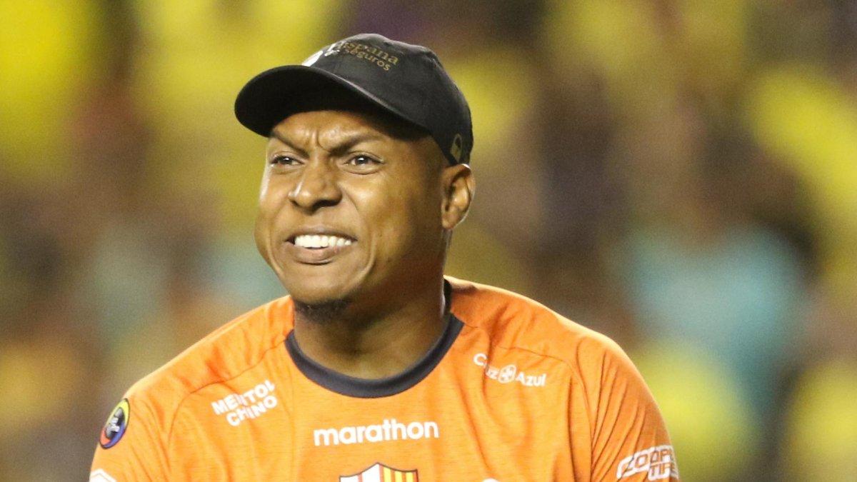 El arquero Máximo Banguera tiene contrato con Barcelona hasta 2021.