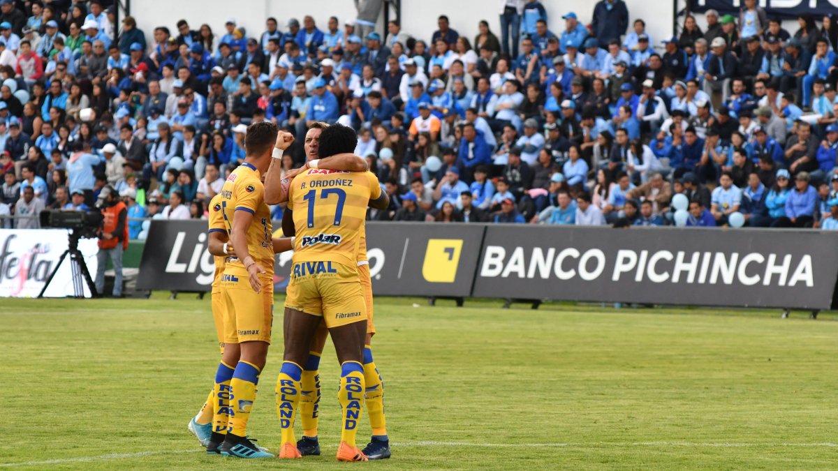 Roberto Ordóñez adelantó en el marcador los cetáceos.