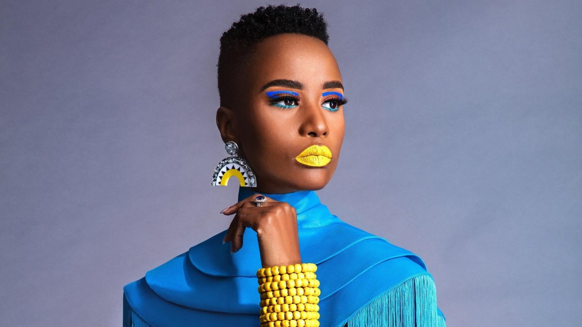 La joven de 26 años es la primera mujer afro de su país en ser coronada como Miss Universo.