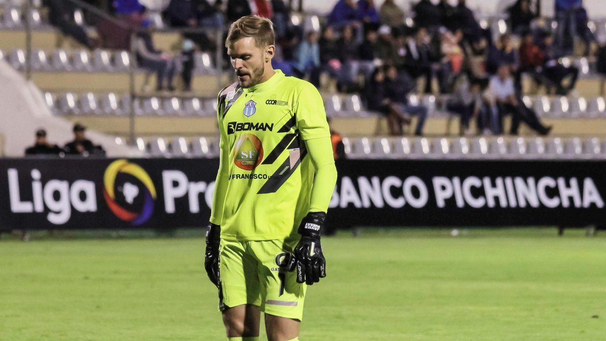 El portero Javier Burrai tuvo una gran temporada en Macará, pero seguirá su carrera en Barcelona.