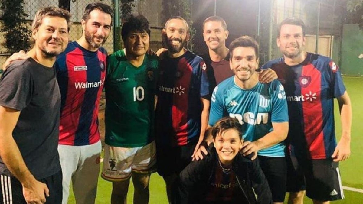 El partido fue organizado en la noche del domingo en un centro deportivo de Buenos Aires.