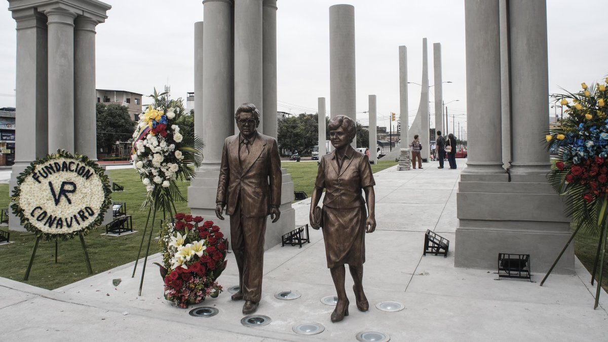 El monumento a Jaime y Martha fue realizado por los artistas Gabriela Cabrera y Oswaldo Terreros.