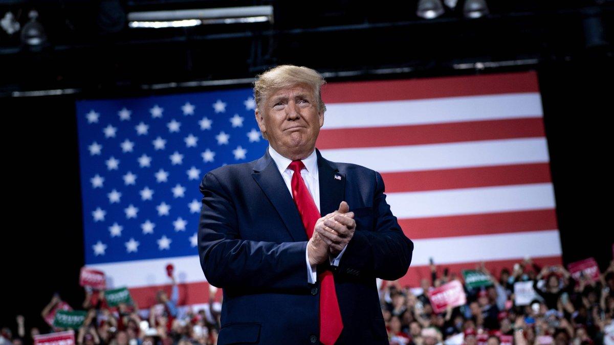 Un total de 230 legisladores apoyaron imputar políticamente a Trump.