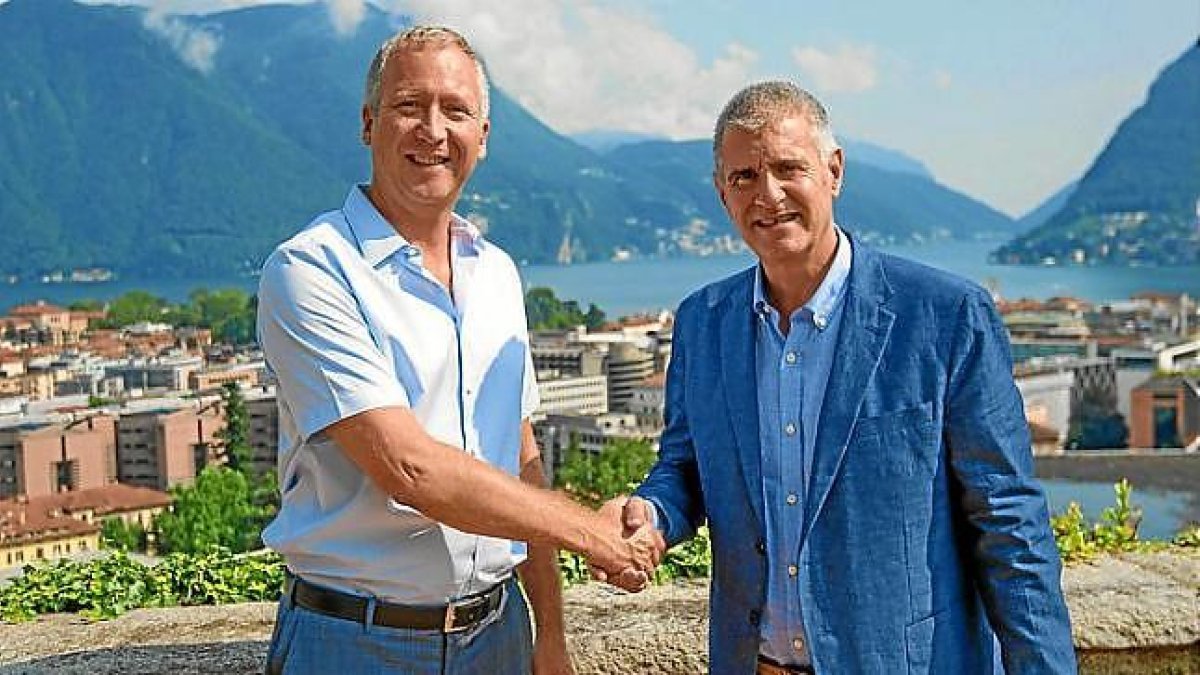 El nuevo director deportivo de la Tricolor, Antonio Cordón (d), ha trabajado en clubes como Sevilla y Arsenal.