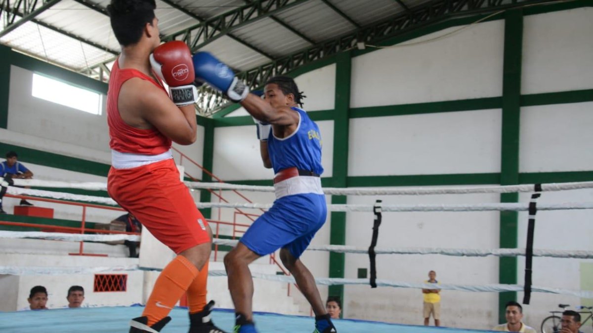 Los combates del Nacional Interclubes se disputaron en el Complejo California de Portoviejo.