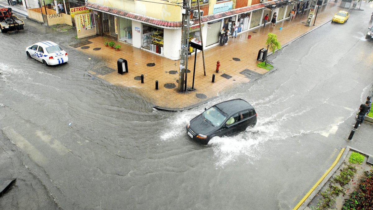 Diciembre pasado tuvo un déficit de lluvia, pero en un solo día cayó el 60% de lo esperado en el mes.



Redactor/a :   Germania Salazar

Hora :
