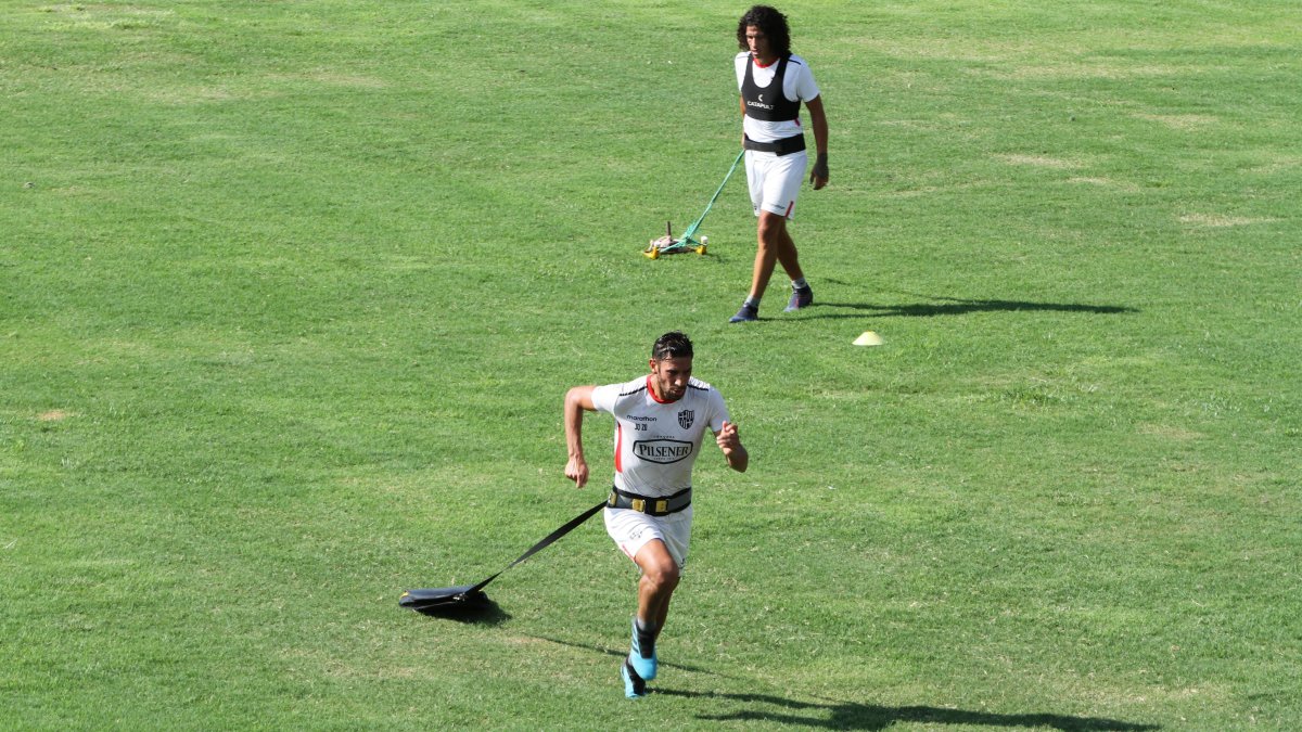 Bruno Piñatares, refuerzo charrúa de Barcelona para esta temporada, es uno de los llamados a adueñarse del medio campo torero. Se peleará el puesto con el nacionalizado Gabriel Marques.
