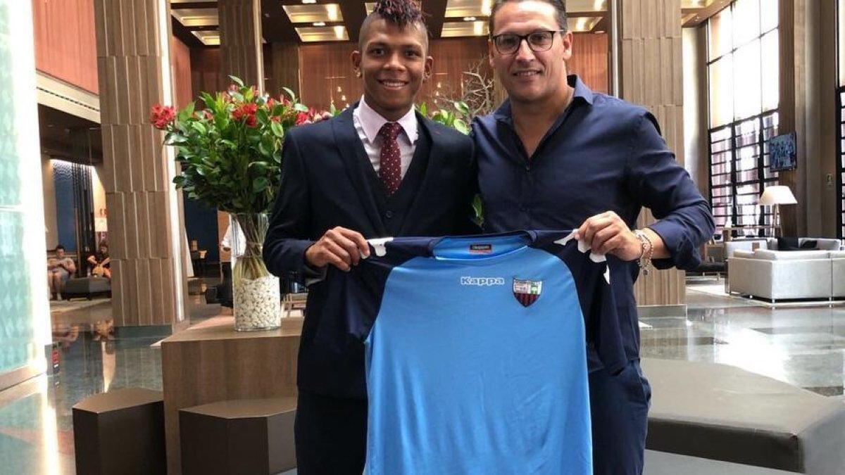 Billy Arce tiene 21 años y ya jugó en Independiente del Valle, Emelec y Barcelona. Antes pasó por Europa. Estará esta temporada en Liga de Quito con un contrato especial.