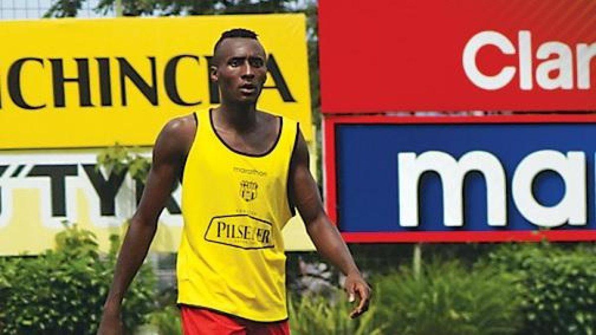 Beder Caicedo tuvo un paso por Barcelona y fue titular mucho tiempo, pero ya no fue considerado para esta campaña.