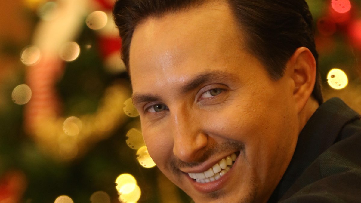 Eduardo recibió el apoyo del público y compañeros.