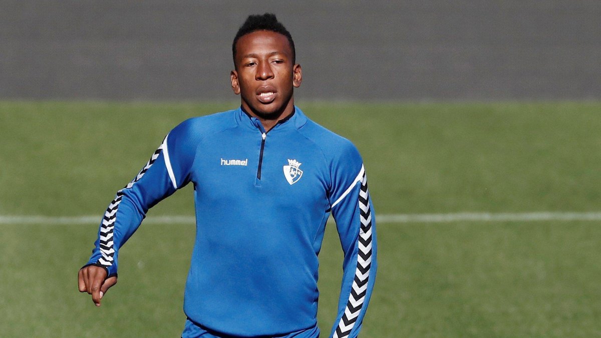 Pervis Estupiñán se ha adueñado de la titularidad en el Osasuna español.