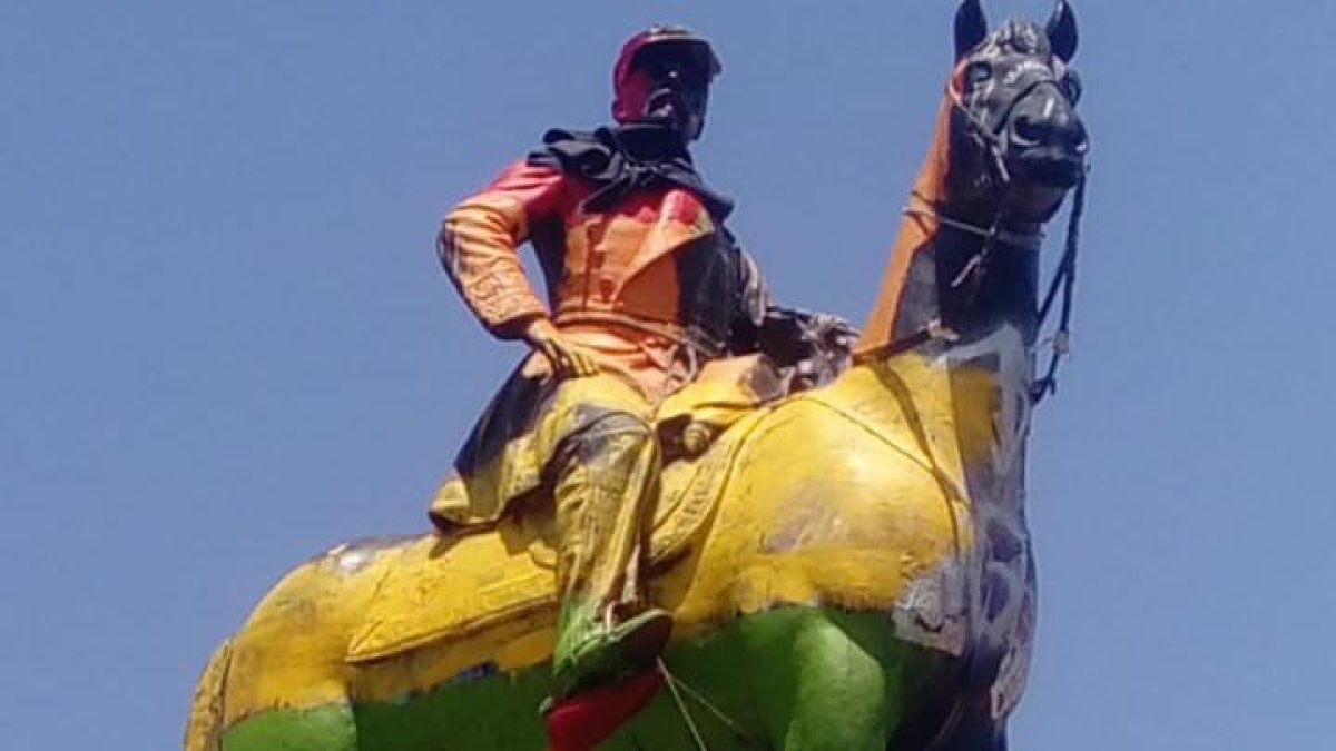 Las protestas dejan piezas de arte contemporáneo y algunas muestras de vandalismo