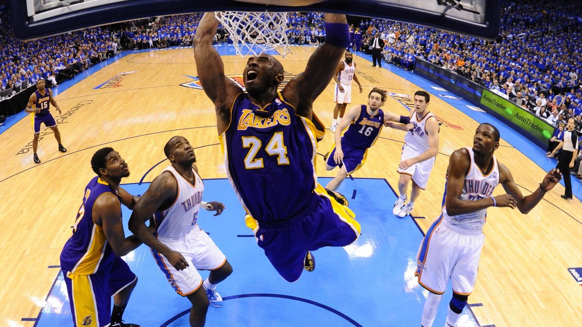 La investigación sobre muerte de Kobe Bryant (C) ya tiene las primeras conclusiones sólidas.