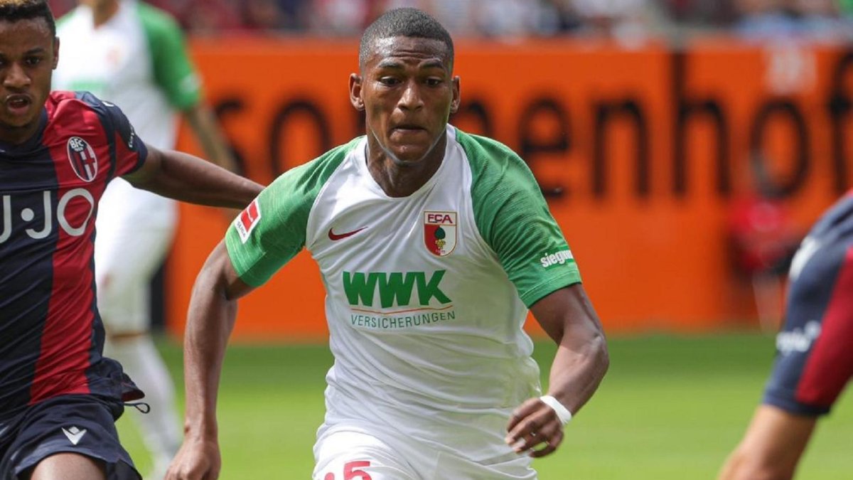 Carlos Gruezo, volante tricolor del Augsburgo, podría reanudar la Bundesliga sin su entrenador en el banquillo.