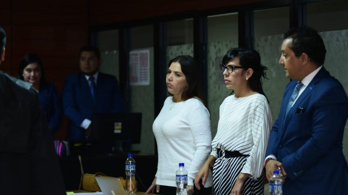 La audiencia se instaló a las 12:30 de este miércoles 5 de febrero, casi una semana después de que Vicuña fuera sentenciada.