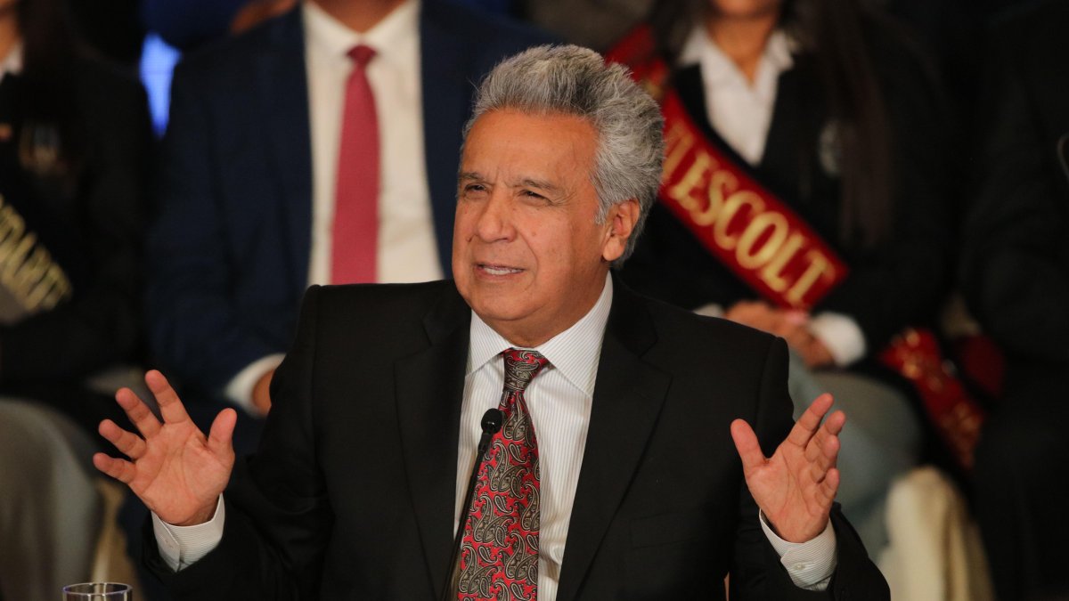 EL presidente Lenín Moreno anunciando la creación de cupós universitarios en todo el país.