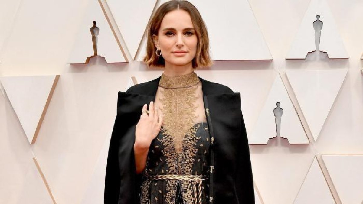 Natalie Portman durante la alfombra roja en los Óscar, el domingo 9 de febrero de 2020.