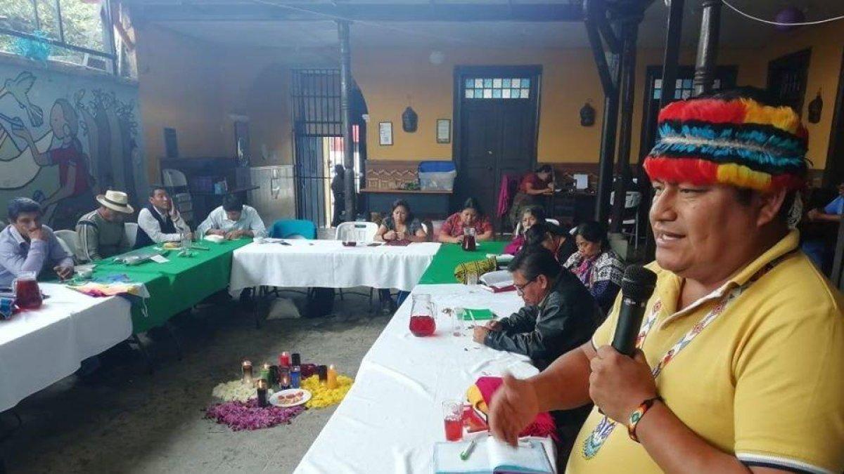 El presidente de la Conaie, Jaime Vargas, durante su intervención en la reunión de los movimientos indígenas en Guatemala.