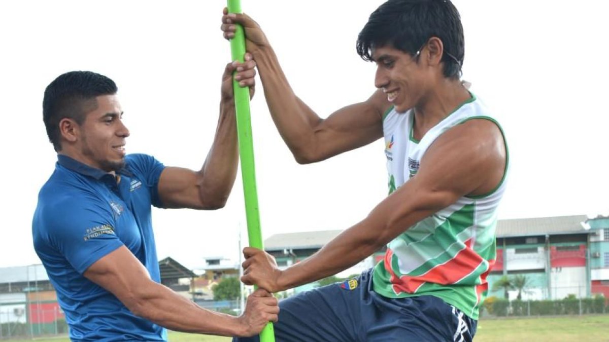 Los hermanos José y Dyaner Pacho viajaron a competir en México este fin de semana.